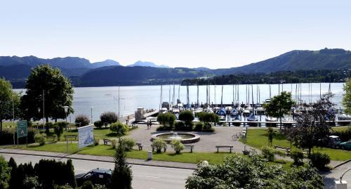 Seehotel im Weyer