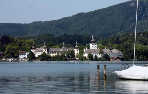 Seehotel im Weyer