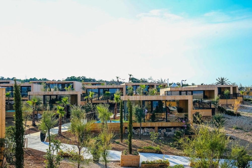 Noa Glamping Resort