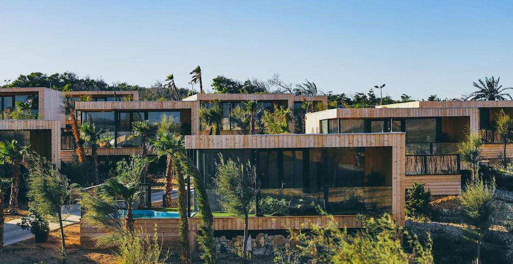 Noa Glamping Resort