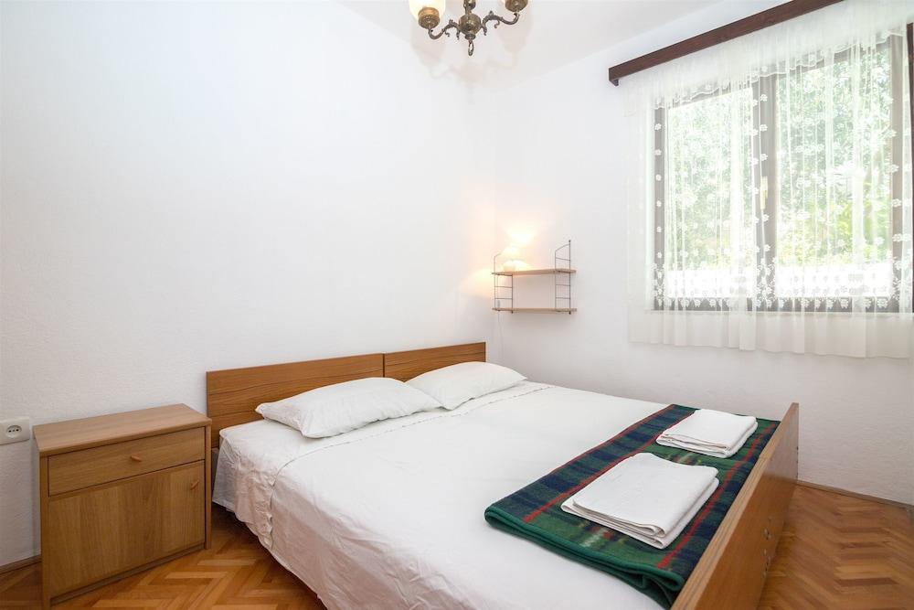 Apartments Djani