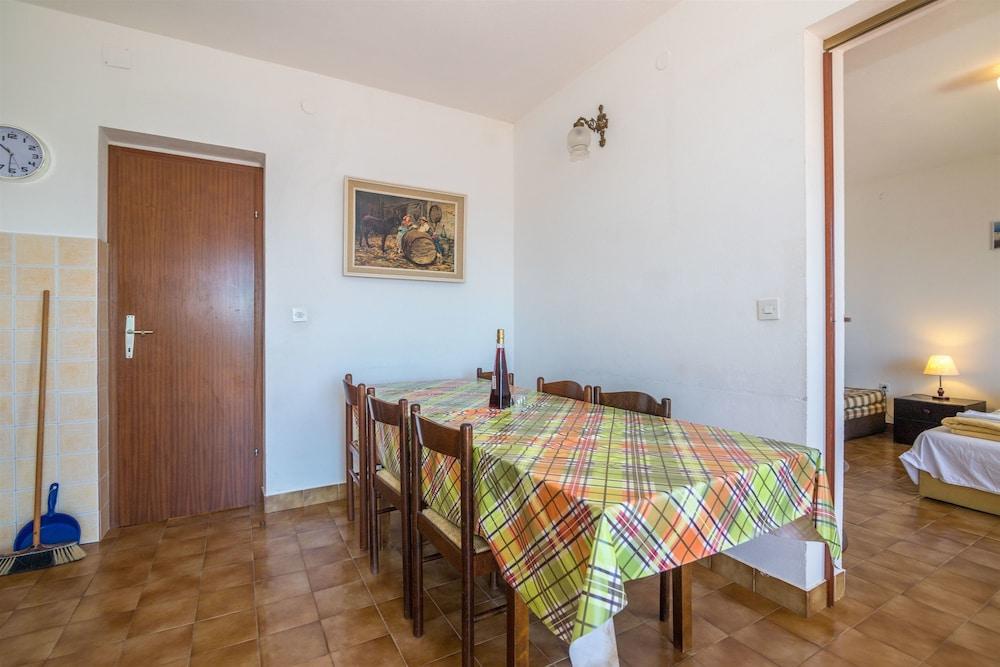 Apartments Djani