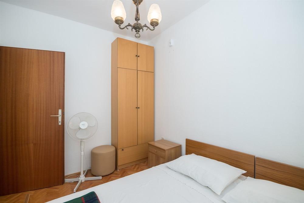 Apartments Djani