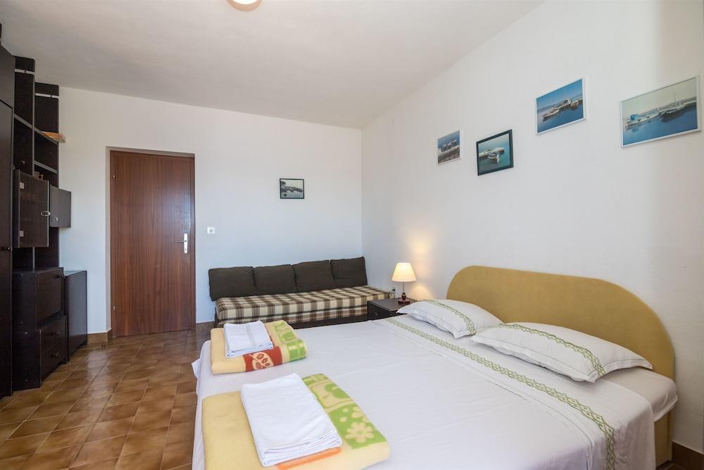 Apartments Djani