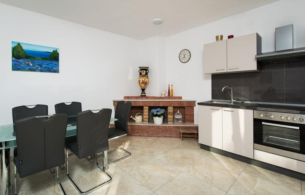 Cezar Luxury Apartment