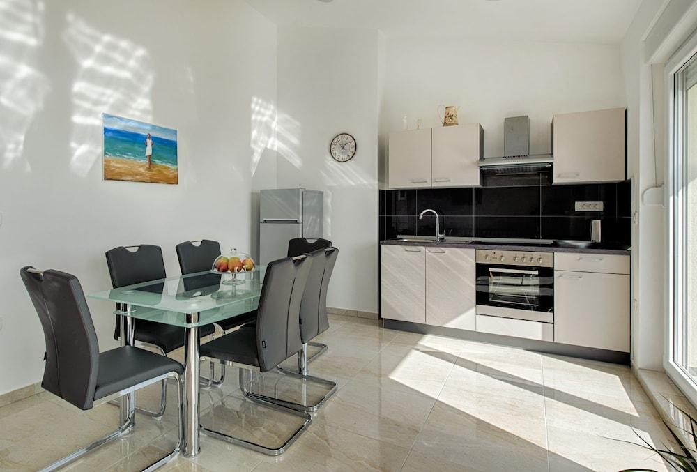 Cezar Luxury Apartment