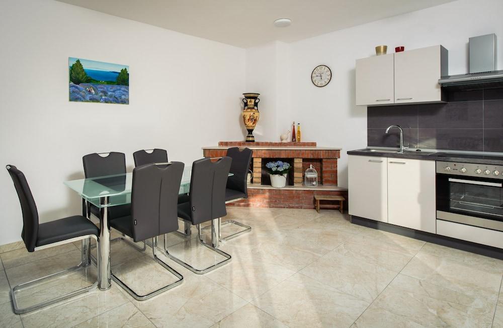 Cezar Luxury Apartment