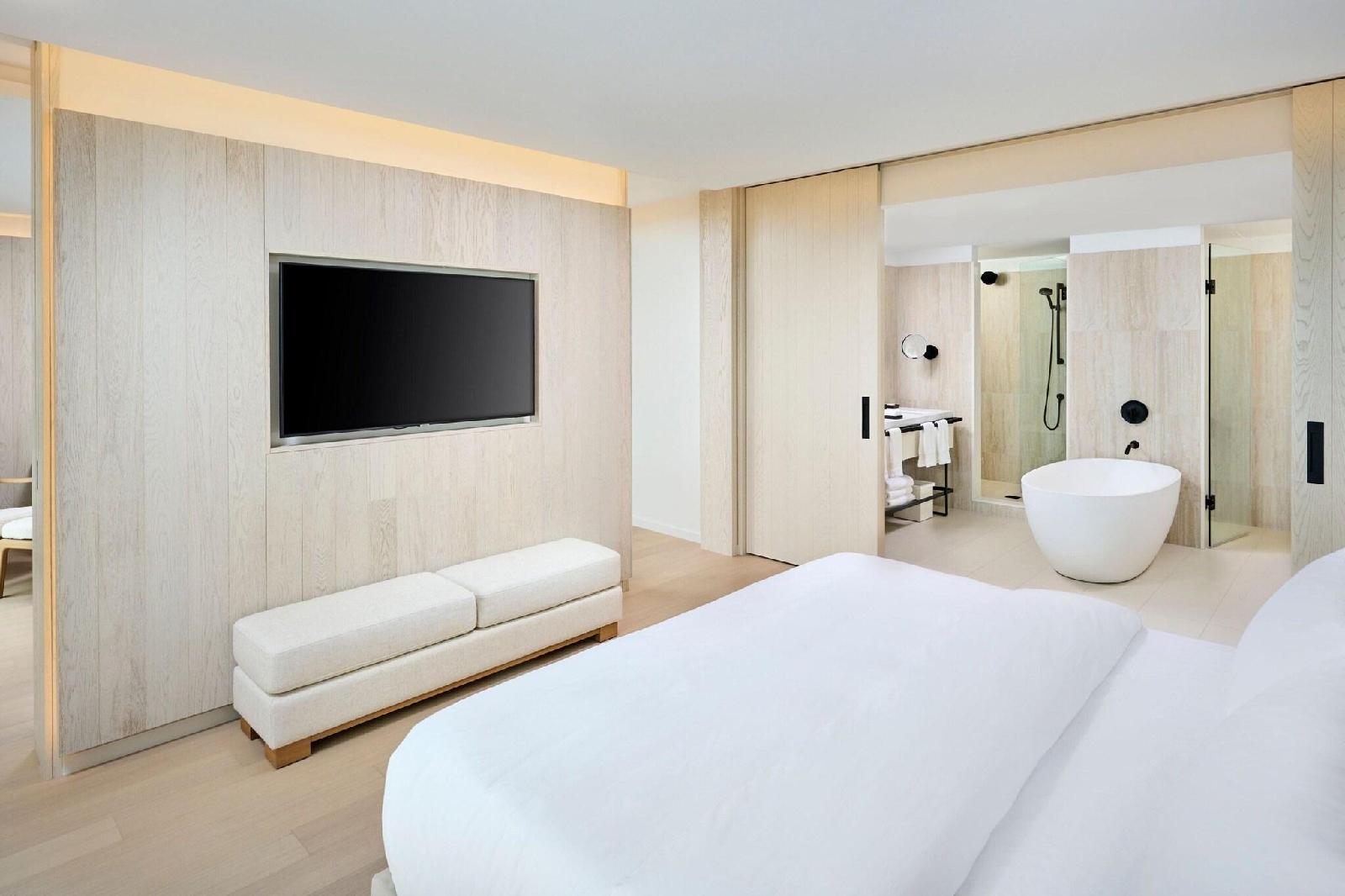 The Pearle Hotel & Spa Autograph Collection