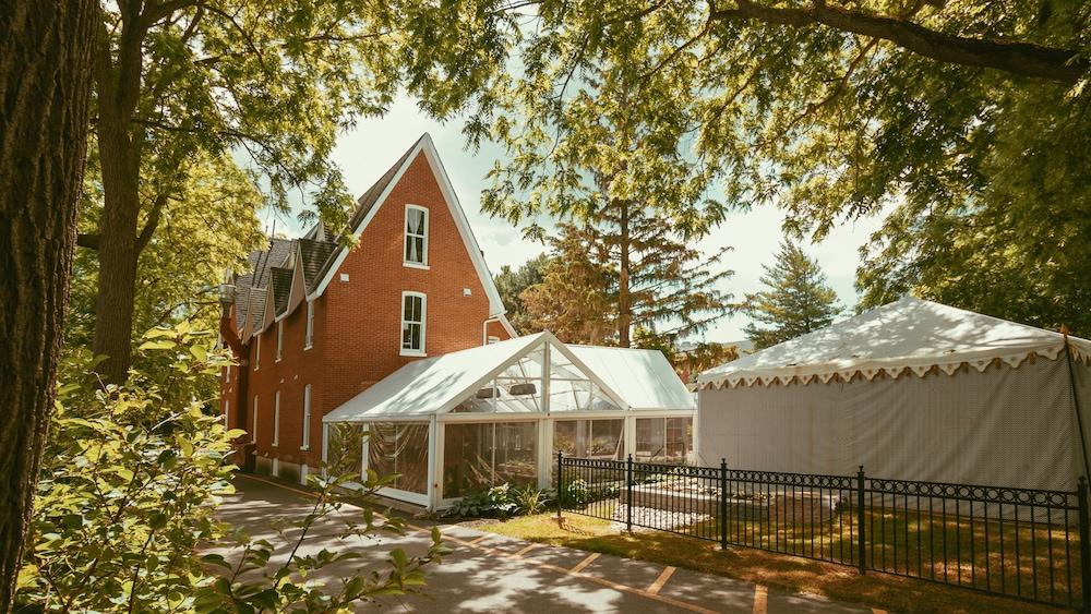 Merrill House
