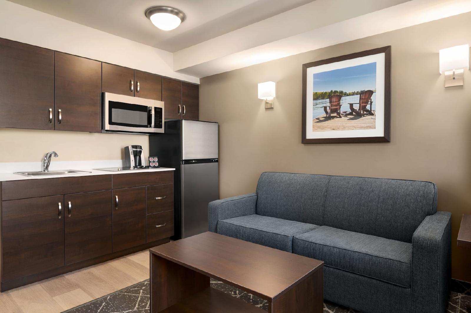 Microtel Inn & Suites by Wyndham Aurora