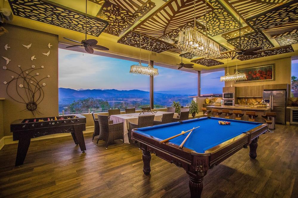La Toscana Hills