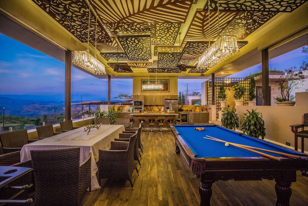 La Toscana Hills