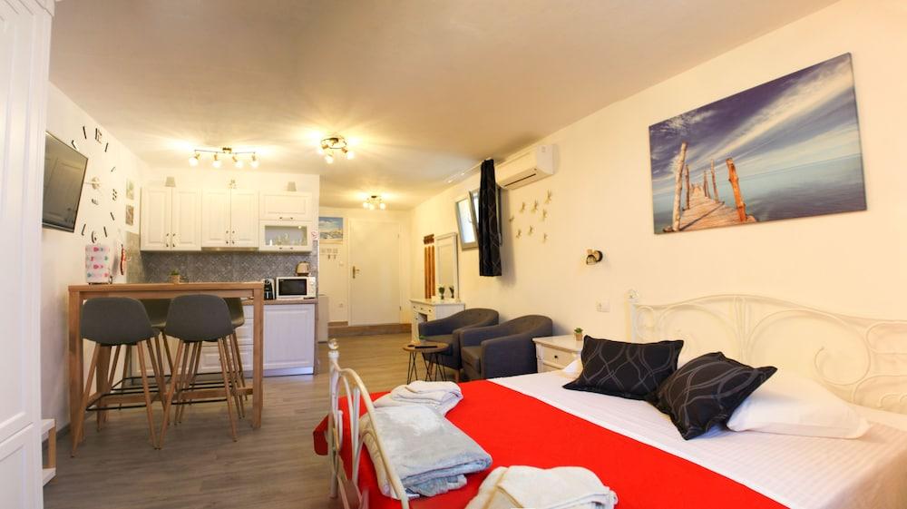 A&D Apartments