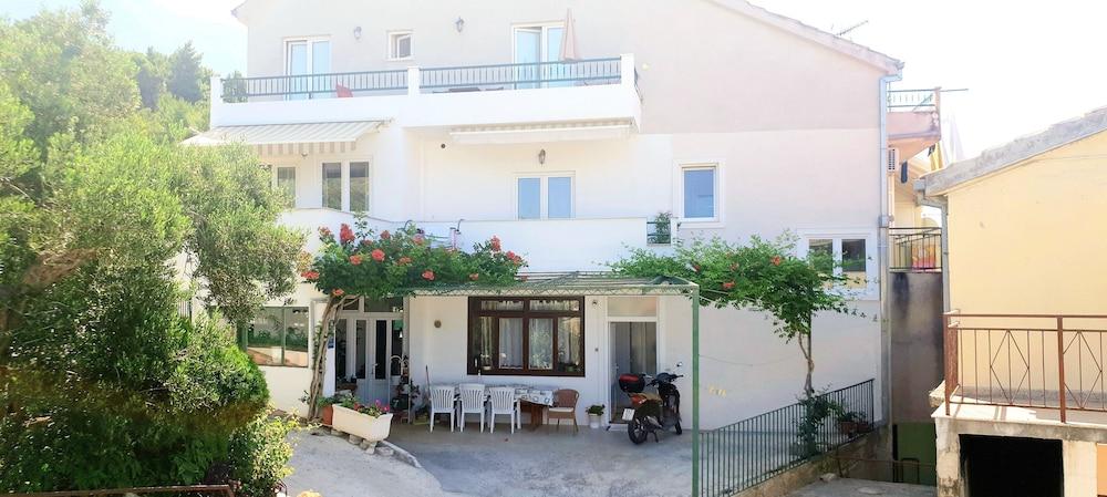Apartments Viola