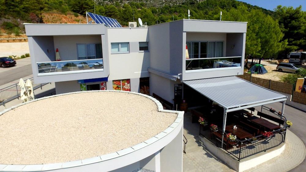 Camp Milo Moje