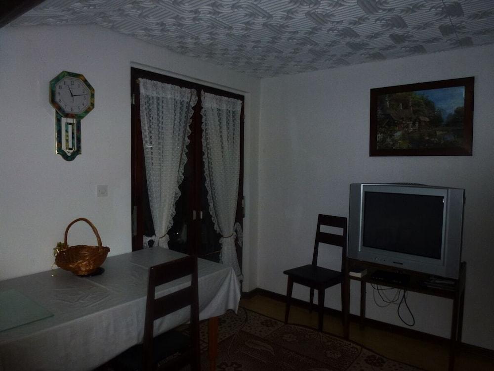 Barac Apartments