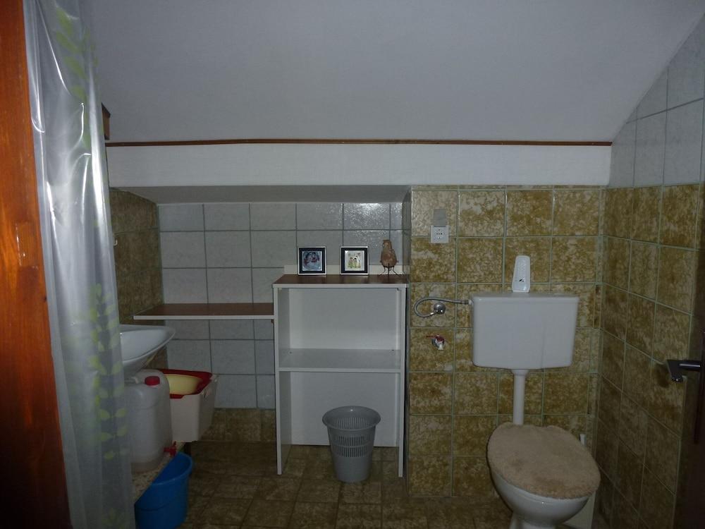 Barac Apartments