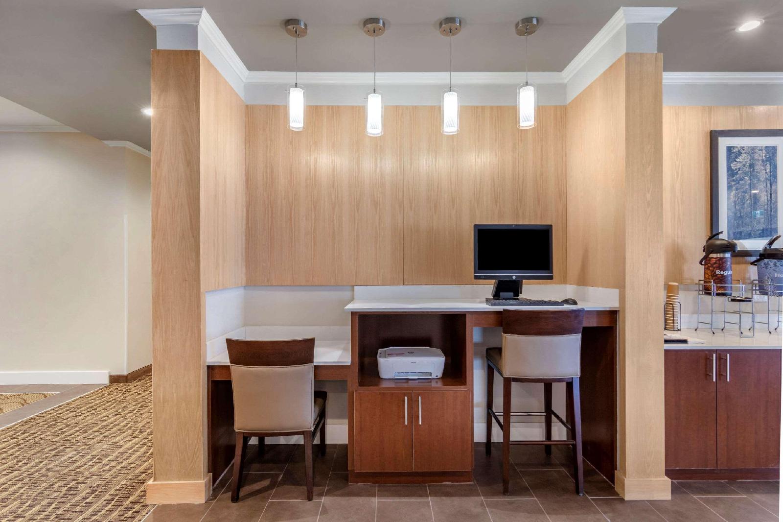 Comfort Inn & Suites