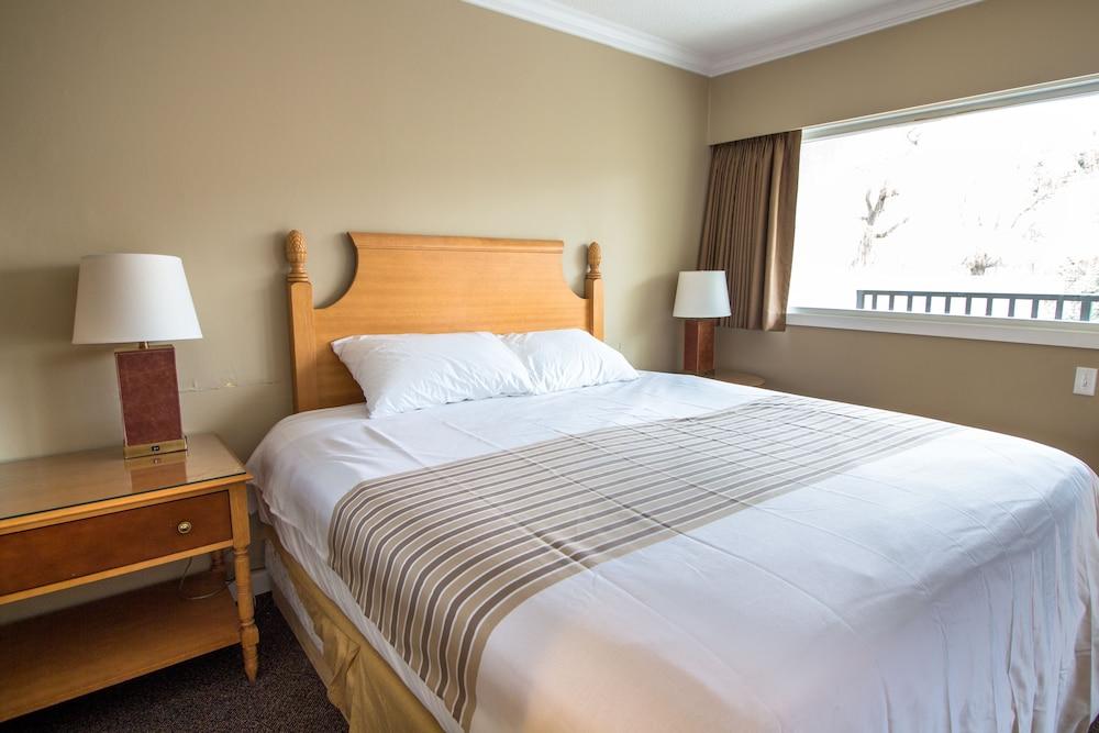 Elevate Rooms Okanagan Royal Park Inn