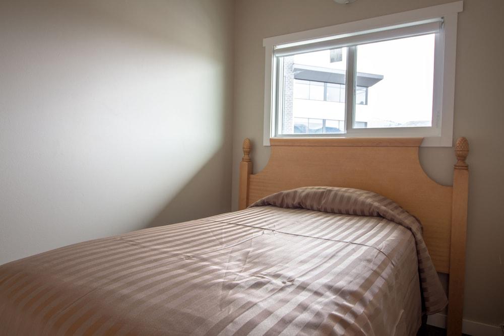 Elevate Rooms Okanagan Royal Park Inn