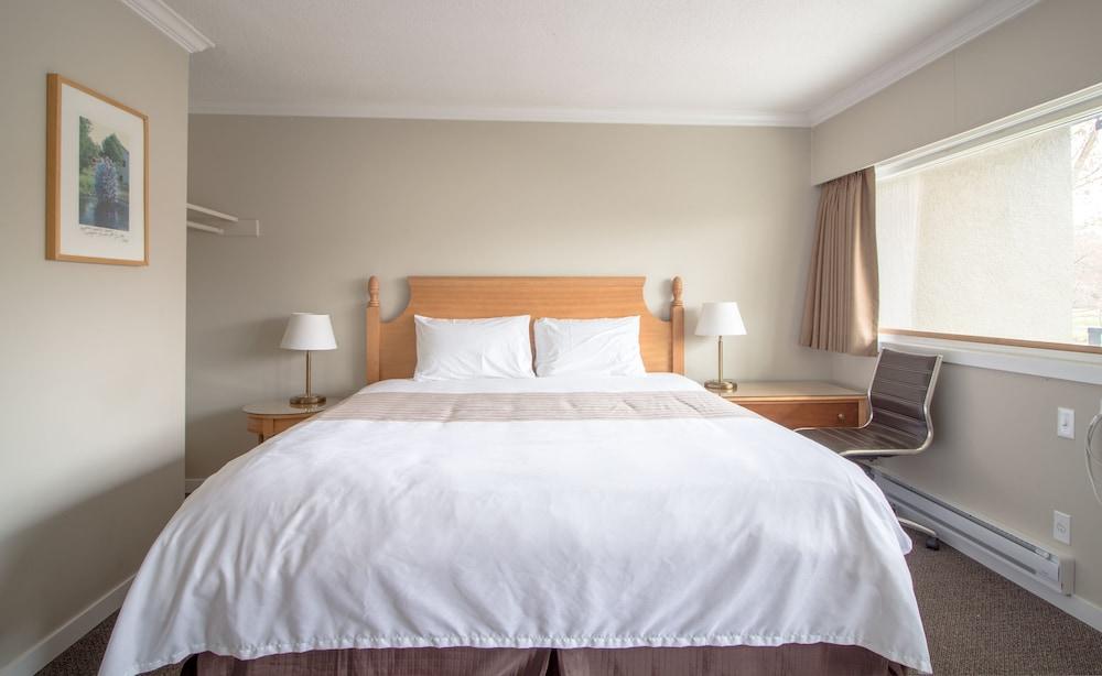 Elevate Rooms Okanagan Royal Park Inn