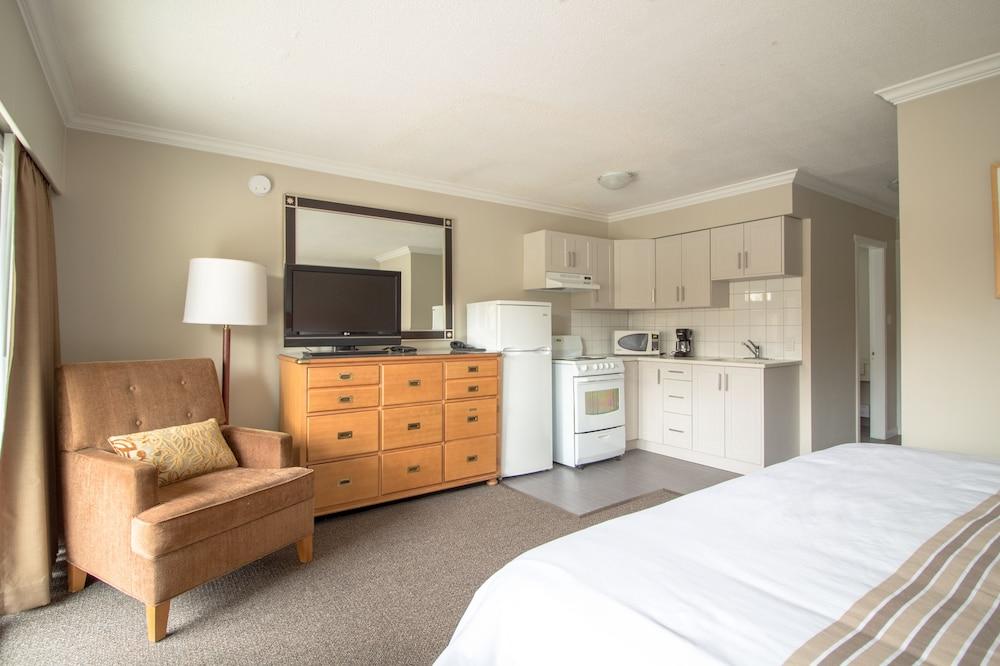 Elevate Rooms Okanagan Royal Park Inn
