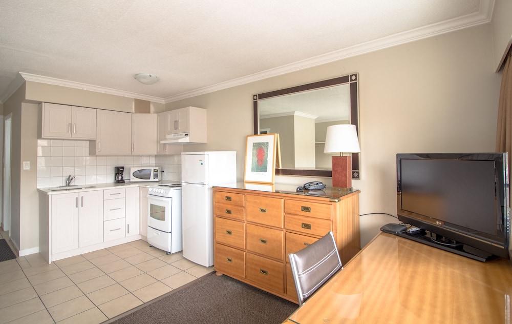Elevate Rooms Okanagan Royal Park Inn