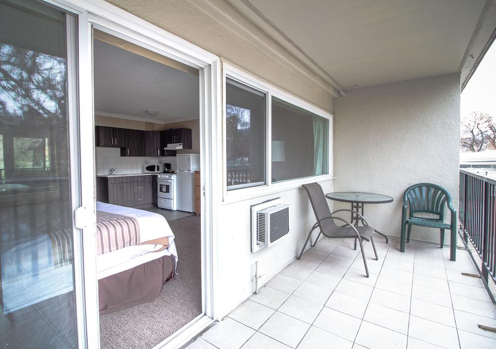 Elevate Rooms Okanagan Royal Park Inn