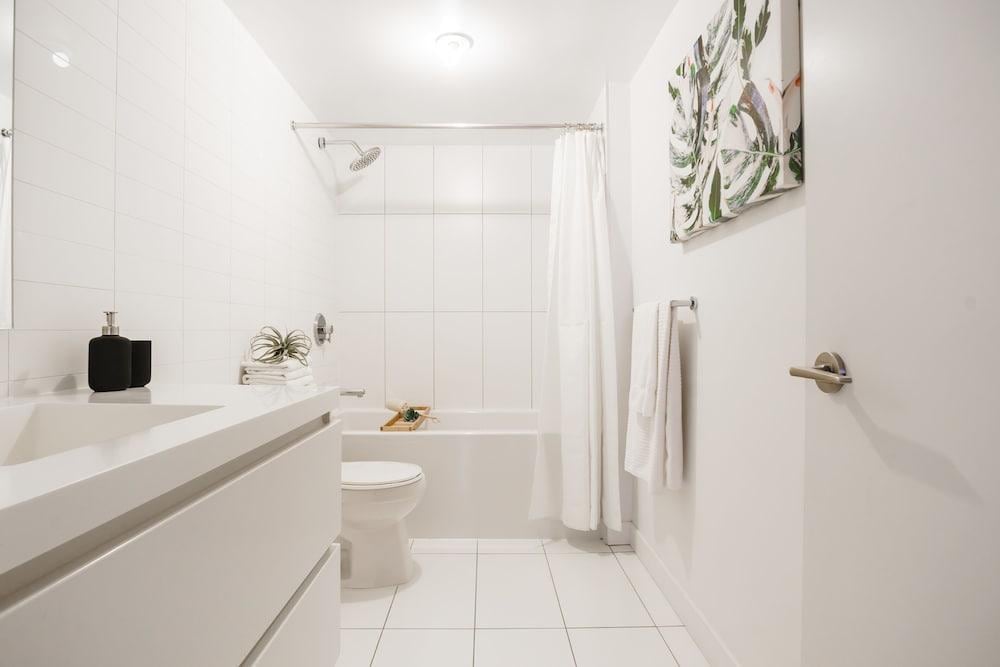 Sarkar Suites Queen's Wharf