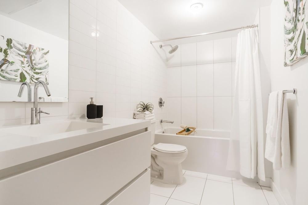 Sarkar Suites Queen's Wharf