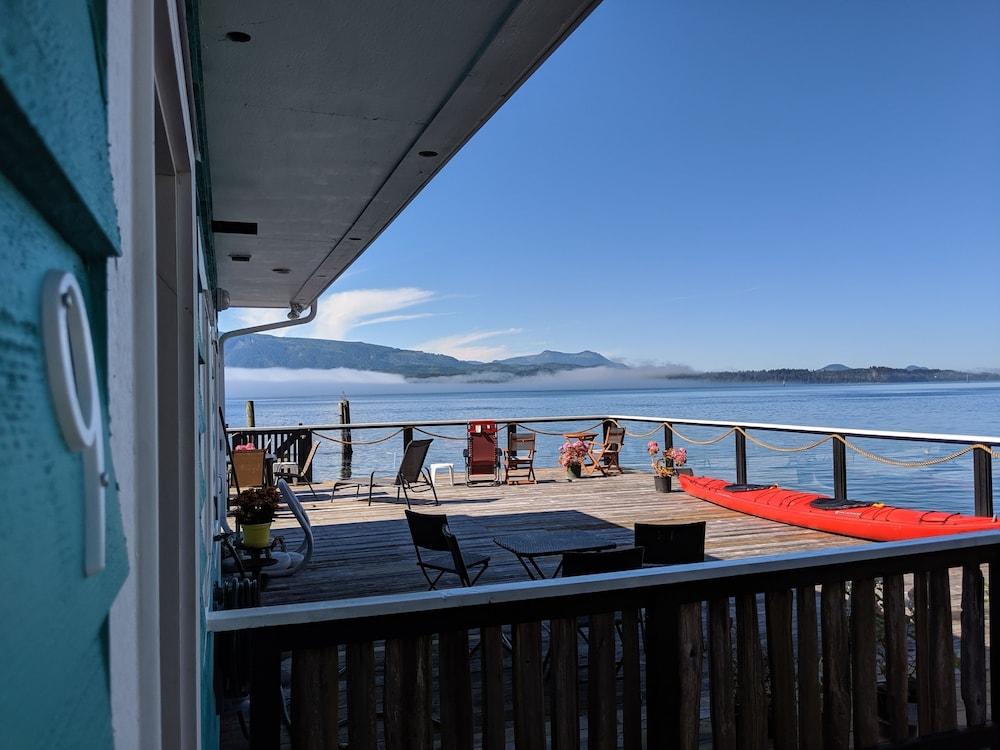 Nimpkish Hotel