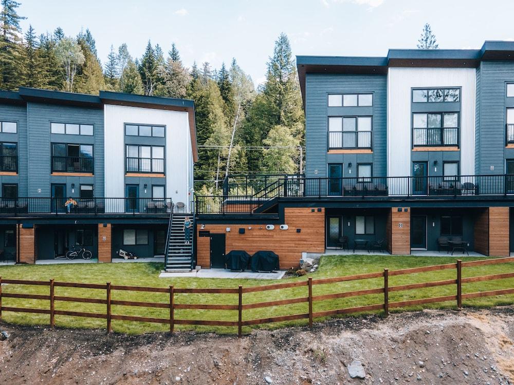 Basecamp Resorts Revelstoke