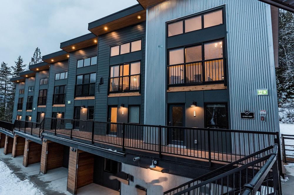 Basecamp Resorts Revelstoke