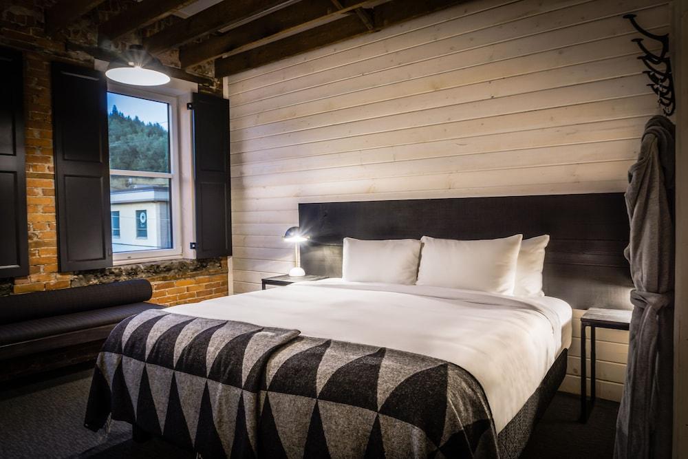 The Explorers Society Hotel