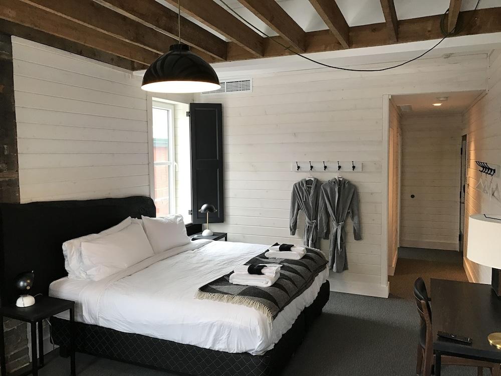 The Explorers Society Hotel