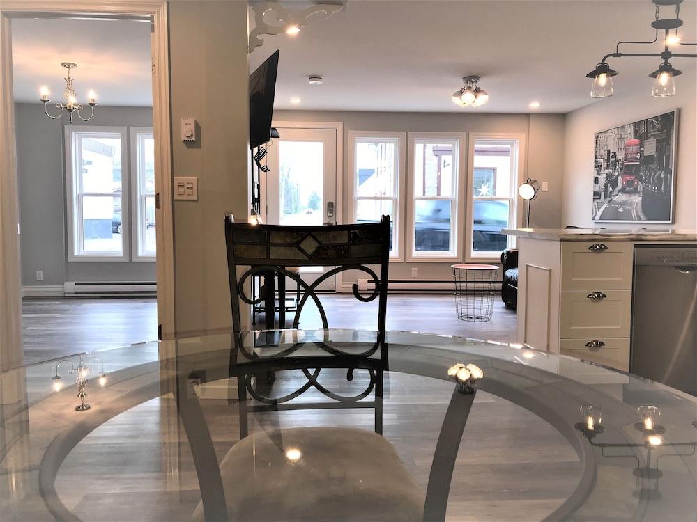 Esther's Place-Carleton Place Downtn Apartment