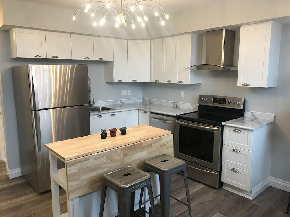 Esther's Place-Carleton Place Downtn Apartment