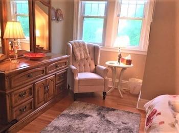 Cottage on Caledonia Bed & Breakfast