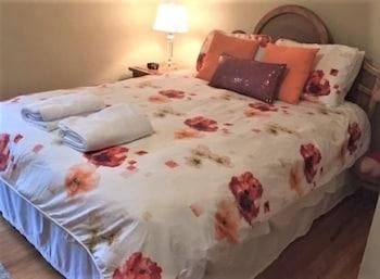 Cottage on Caledonia Bed & Breakfast