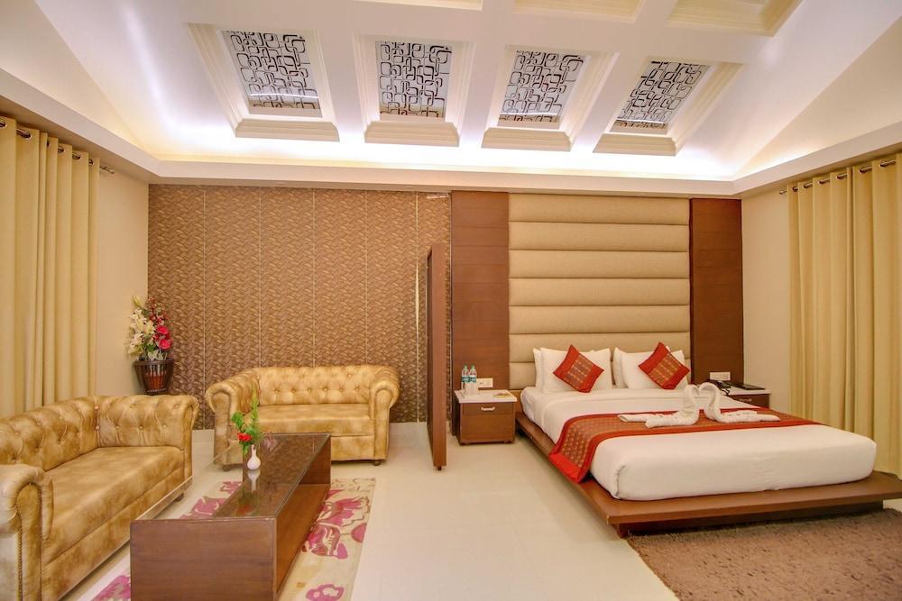 Maulik Mansion