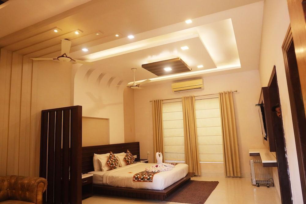 Maulik Mansion