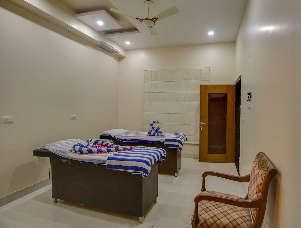 Maulik Mansion