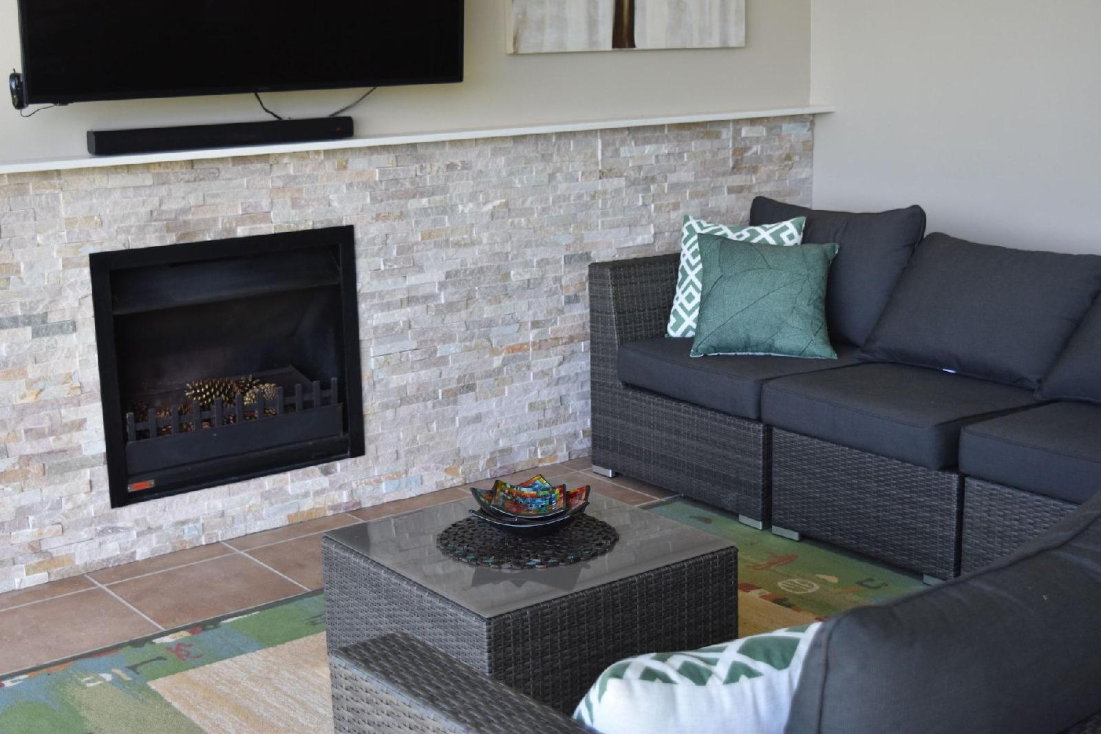Mapleton Springs B&B