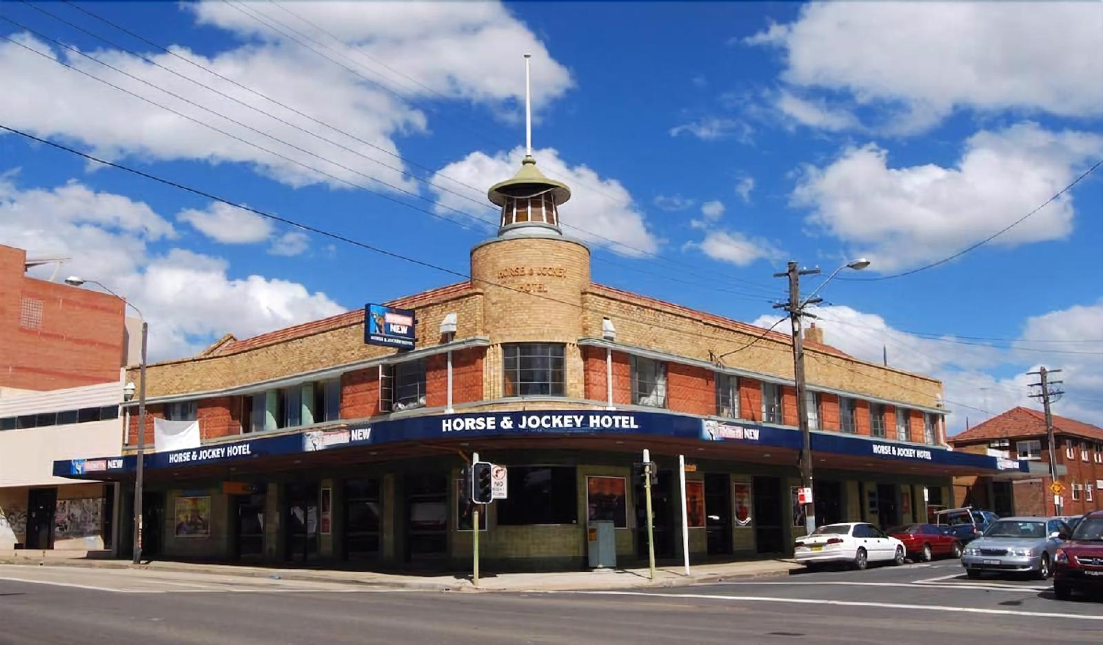 Horse & Jockey Hotel