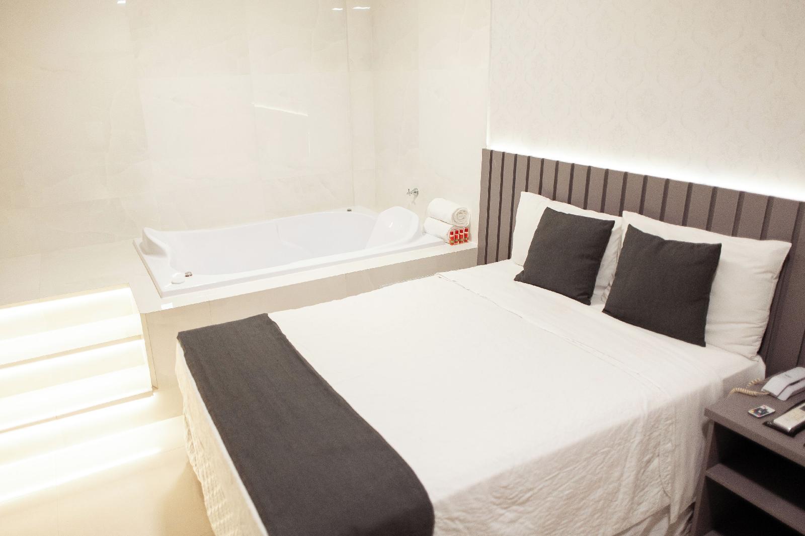 Paris Hotel