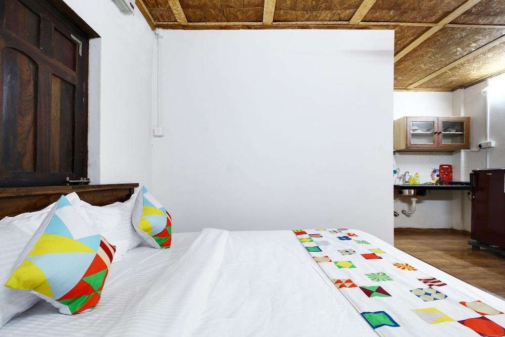 OYO 23417 Elegant Studio