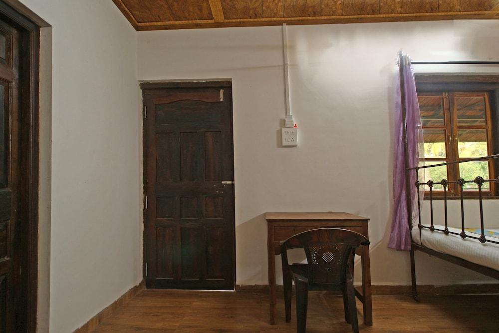 OYO 23417 Elegant Studio