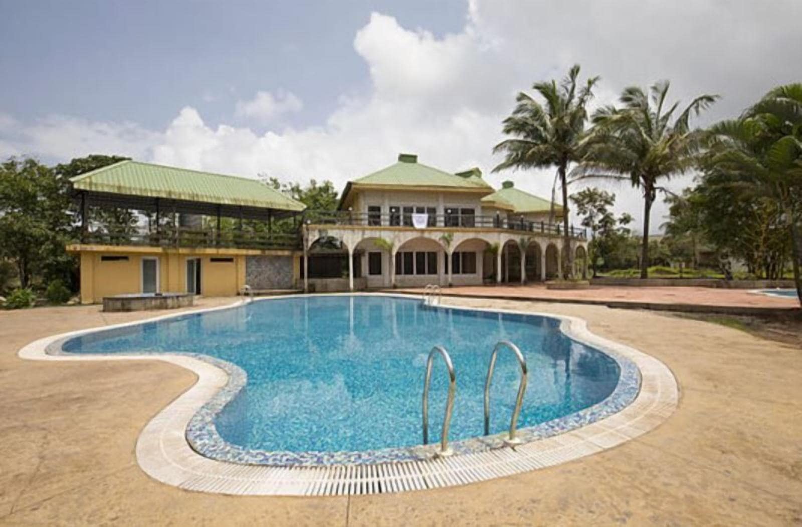 Duke's Den Resort