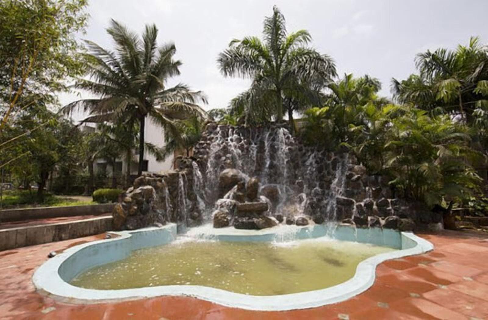 Duke's Den Resort