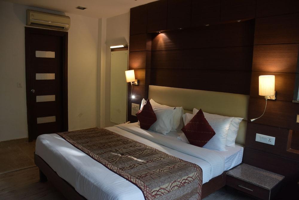 West Yard Hotels